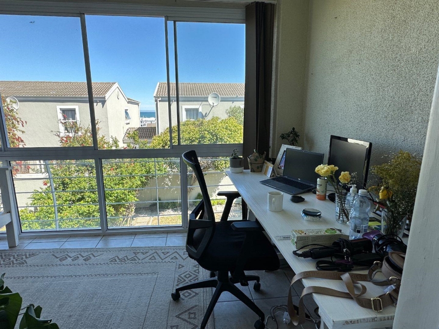 To Let 2 Bedroom Property for Rent in Big Bay Western Cape